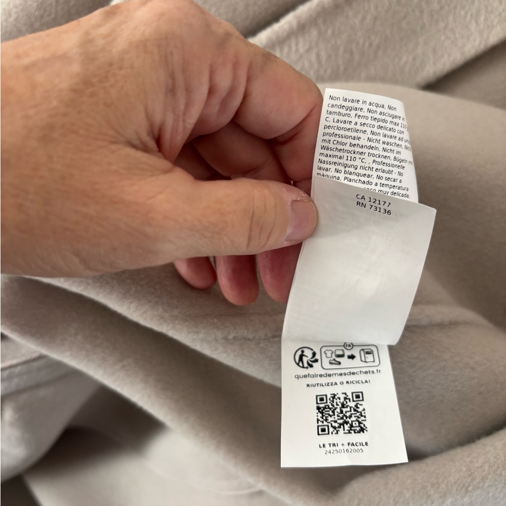 MaxMara Soft Bone/Ecru/greige Wool Coat. - Picture 7 of 12